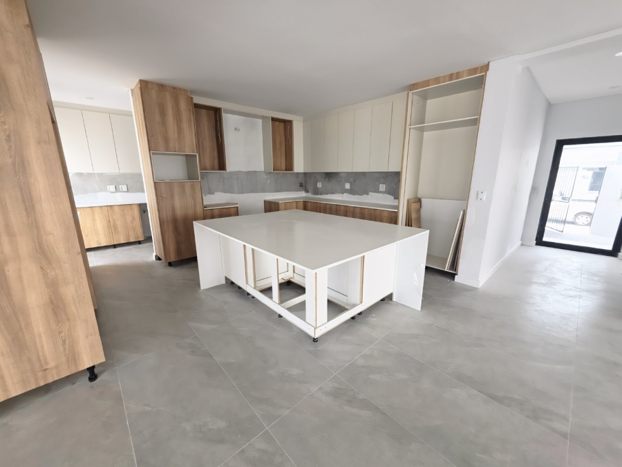 5 Bedroom Property for Sale in Sandown Western Cape
